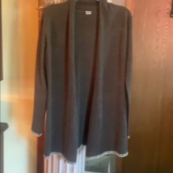 Gray cardigan - Picture 1 of 3